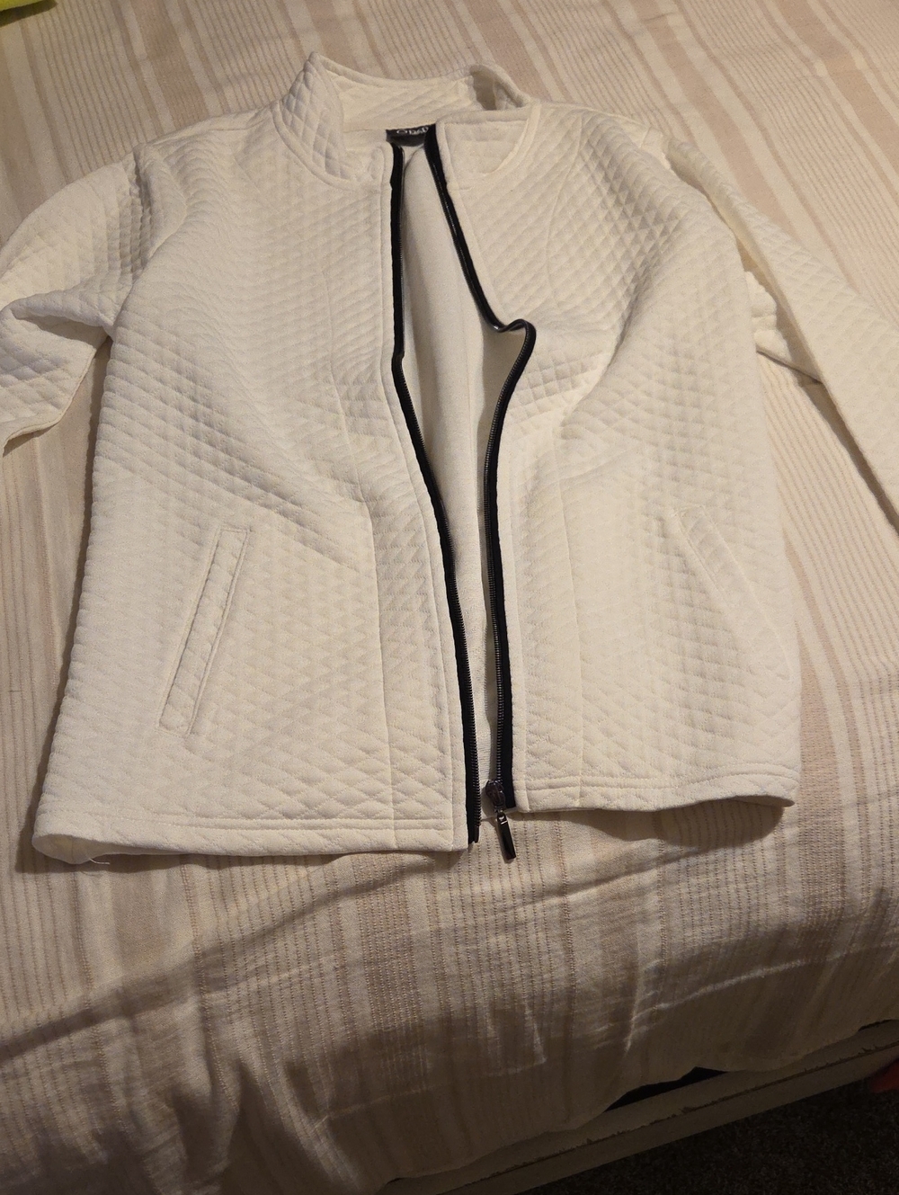 Quilted White Zip-Front Women's Jacket